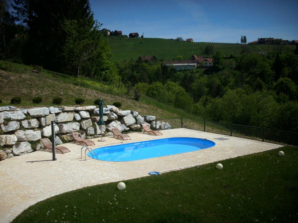 Gaestehaus Maxltoni Kitzeck im Sausal Luaran gambar