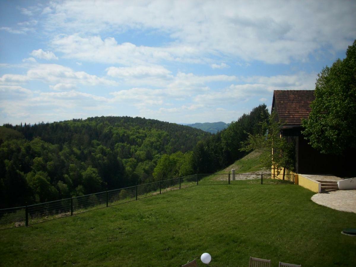 Gaestehaus Maxltoni Kitzeck im Sausal Luaran gambar