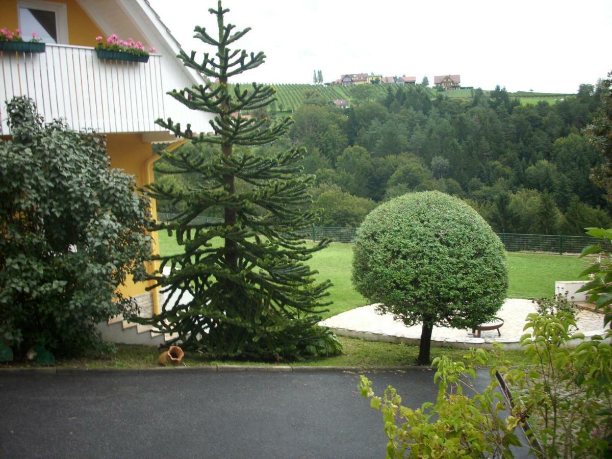 Gaestehaus Maxltoni Kitzeck im Sausal Luaran gambar