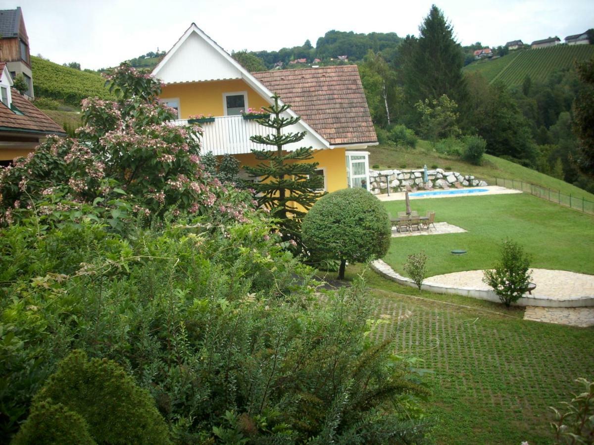 Gaestehaus Maxltoni Kitzeck im Sausal Luaran gambar