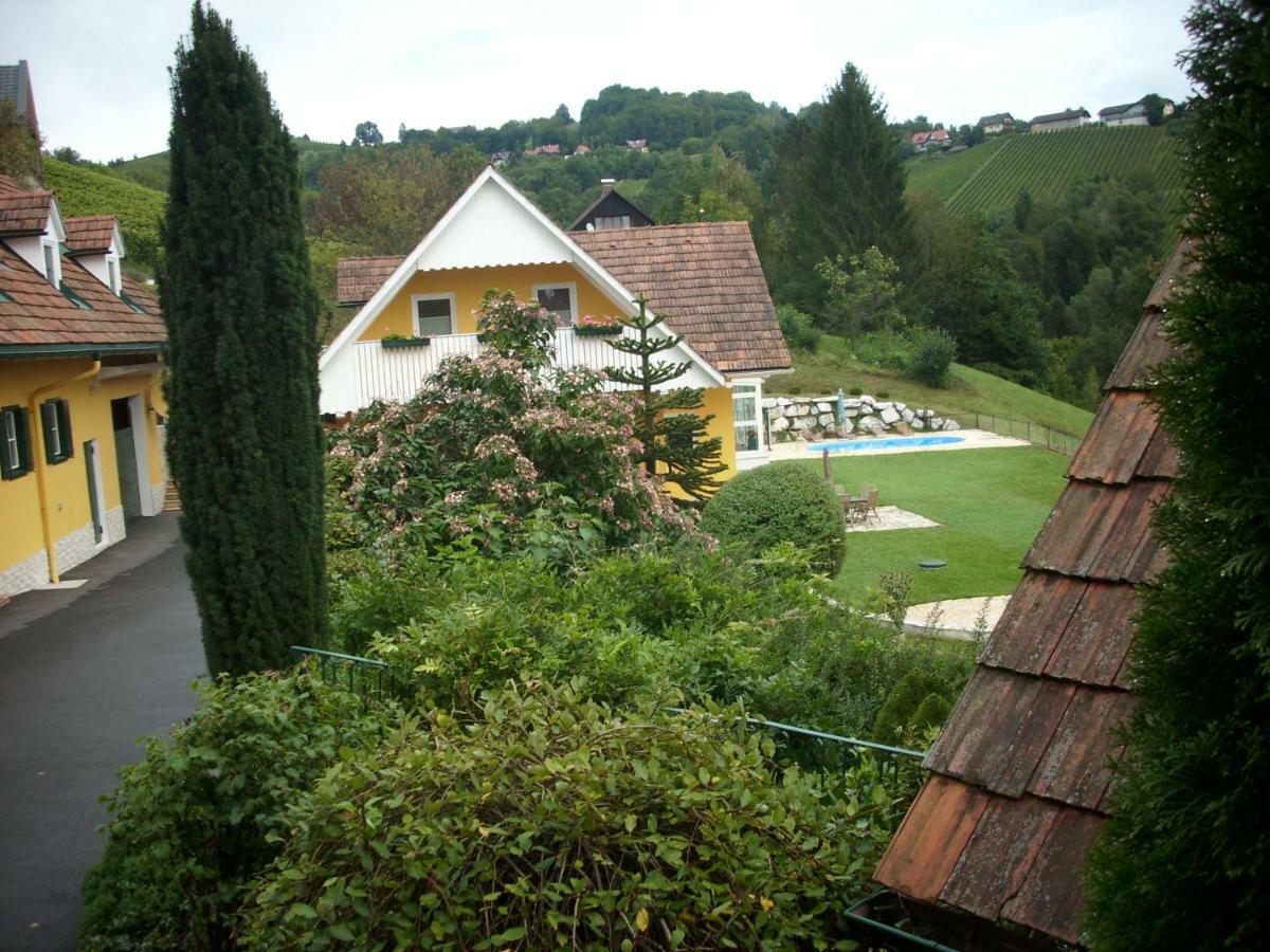 Gaestehaus Maxltoni Kitzeck im Sausal Luaran gambar
